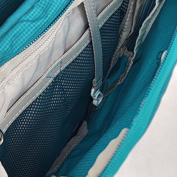 NEVO Rhino Hydration Backpack 18L Insulated with 3L Water Bladder NWOT - Picture 9 of 14